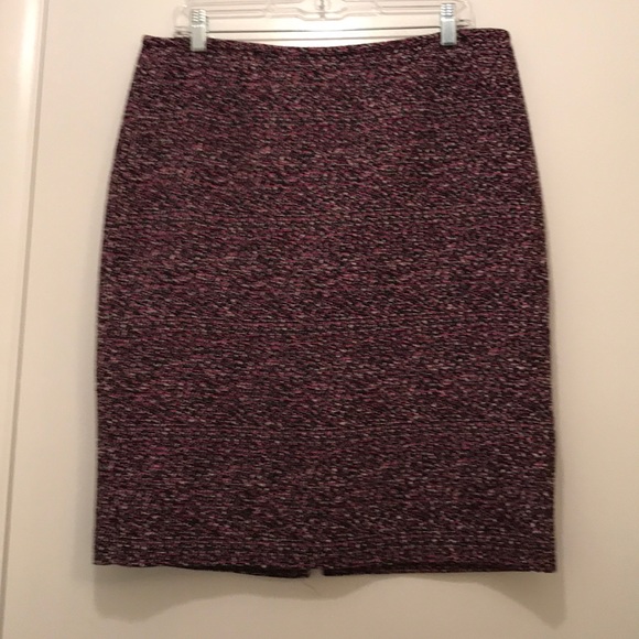 Calvin Klein Dresses & Skirts - Calvin Klein tweed pencil skirt, size 12, EUC
